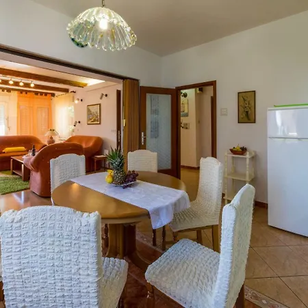 Ljiljana Apartment Dramalj