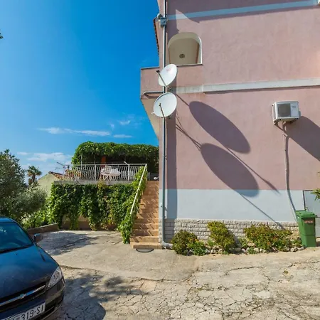 Apartament Ljiljana *