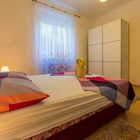 Ljiljana Apartment